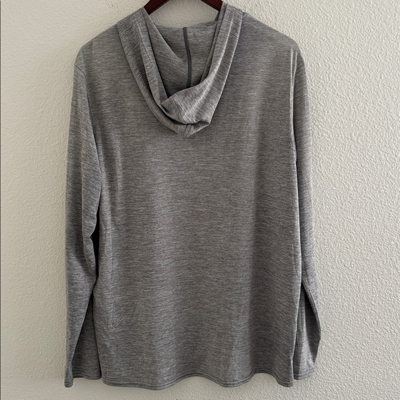 Men’s Patagonia Capiline Cool Daily Hoodie - Picture 6 of 7